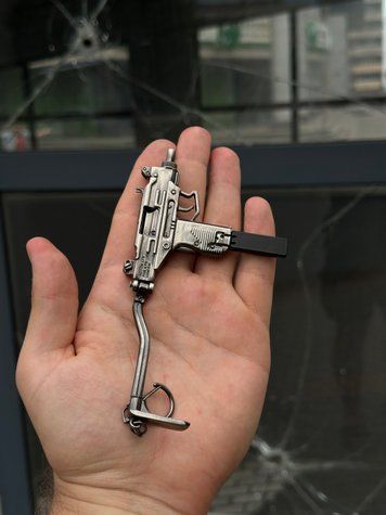 Металевий брелок пістолета-кулемета UZI, металевий BREL-81,1 фото