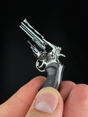 Мініатюрний металевий брелок-револьвер Colt Python 357, хром BREL-93.1 фото