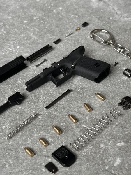 Glock 19 з імітацією вильоту гільз та кейсом BREL-115 фото