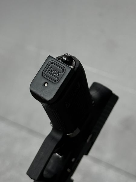 Glock 19 з імітацією вильоту гільз та кейсом BREL-115 фото