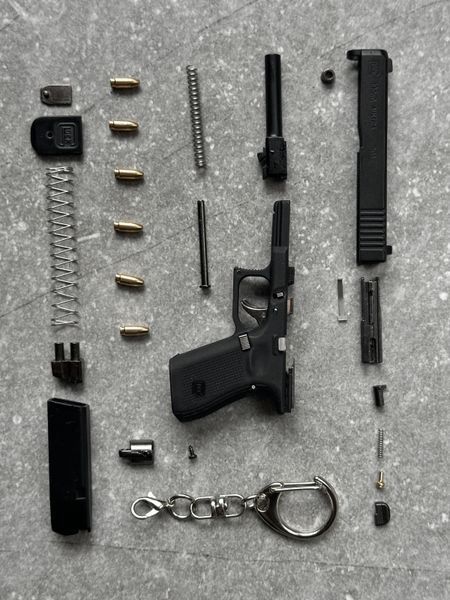 Glock 19 з імітацією вильоту гільз та кейсом BREL-115 фото
