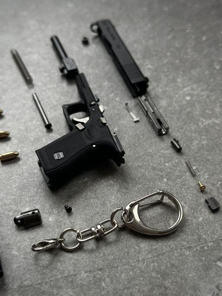 Glock 19 з імітацією вильоту гільз та кейсом BREL-115 фото